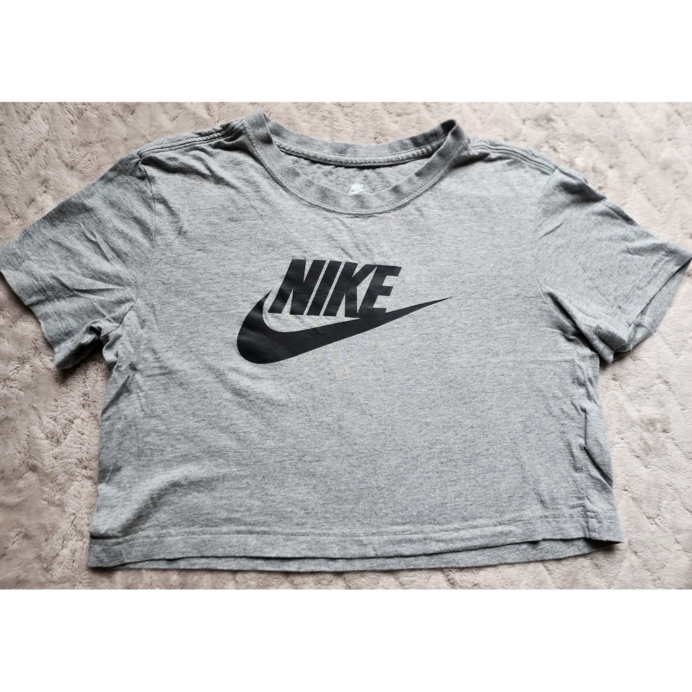 Nike Sportswear Essential Cropped Logo T-Shirt Heather Gray XS Loose Fit